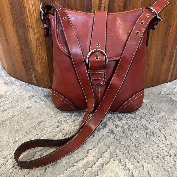 VTG BELLE ROSE LEATHER 2-SECTION FLAP CROSSBODY SHOULDER BAG Red - Picture 1 of 12